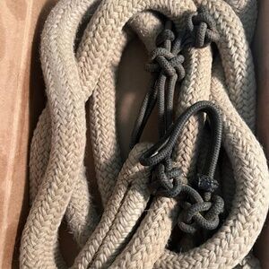GOODNIGHT'S SOLID LOOP ROPE REINS TAN
